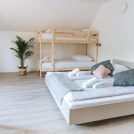 Apartmaji Triglav 3*