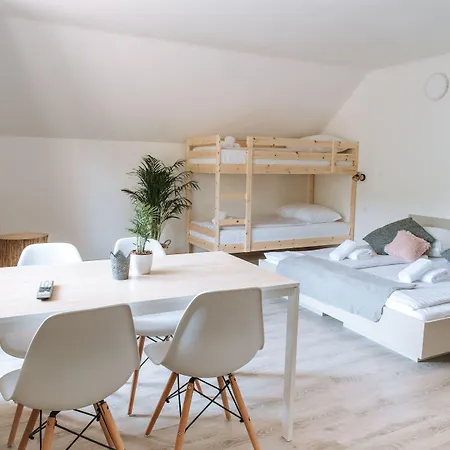 Apartmaji Triglav Aparthotel 3*