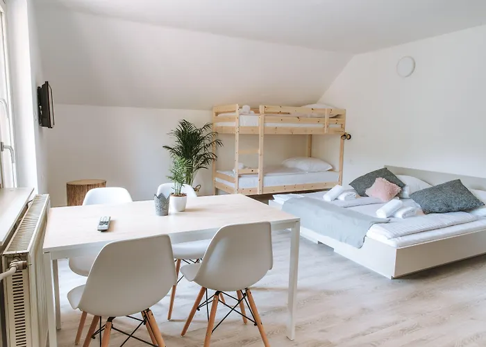 Apartmaji Triglav 3*