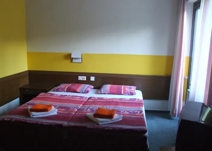 Apartmaji Triglav Aparthotel 3*